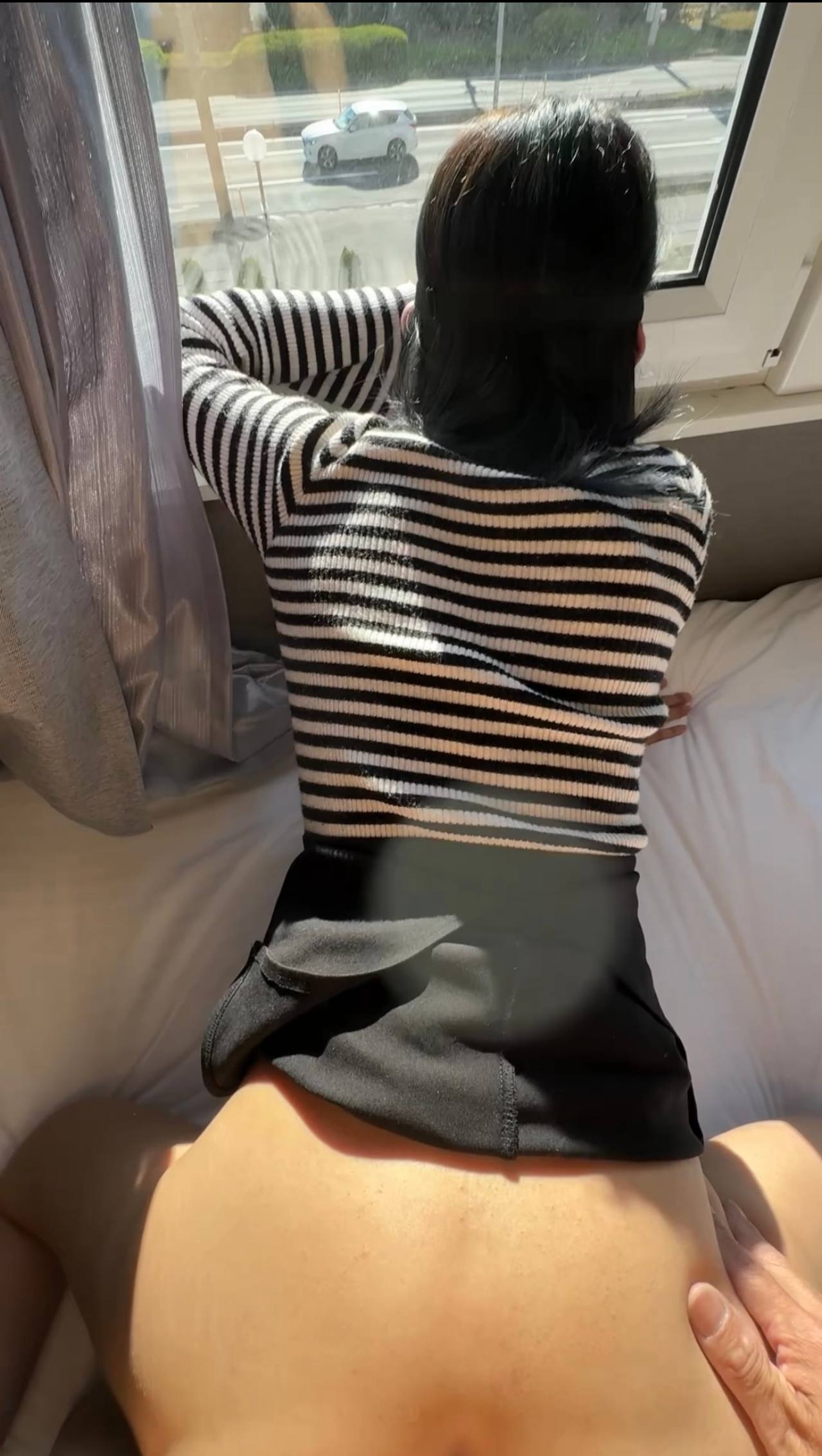 女教師　喫煙所でフェラとセックス 糸をひく愛液 gallery photo 5