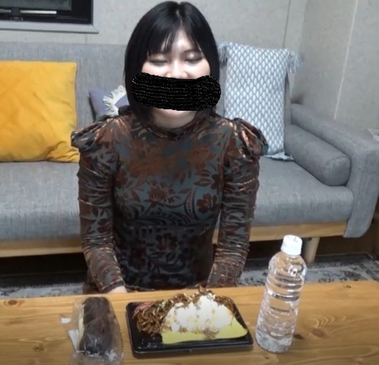 (うらん24歳)初めての食ザー gallery photo 1
