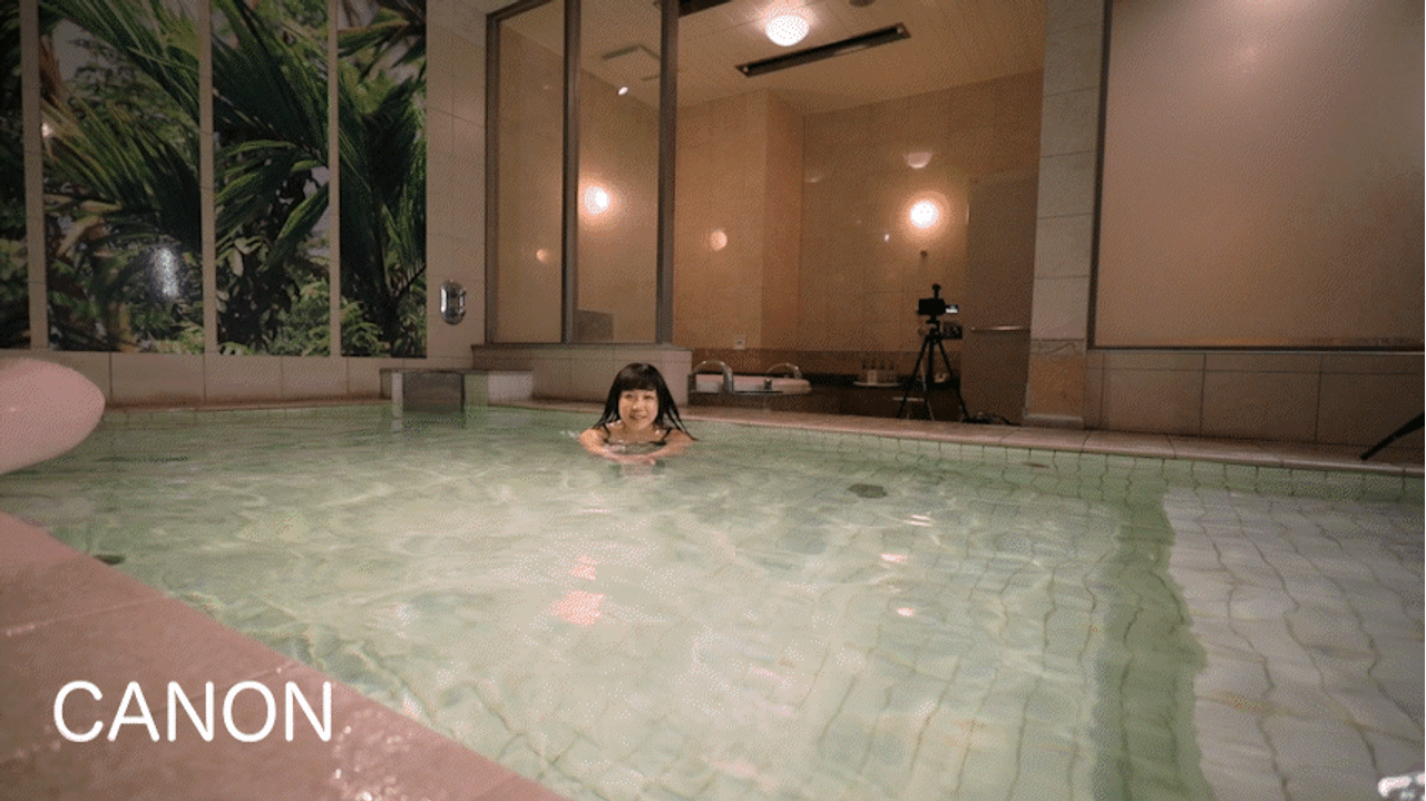 【96番CANON編】下着スイミングでちゃぽちゃぽ gallery photo 1