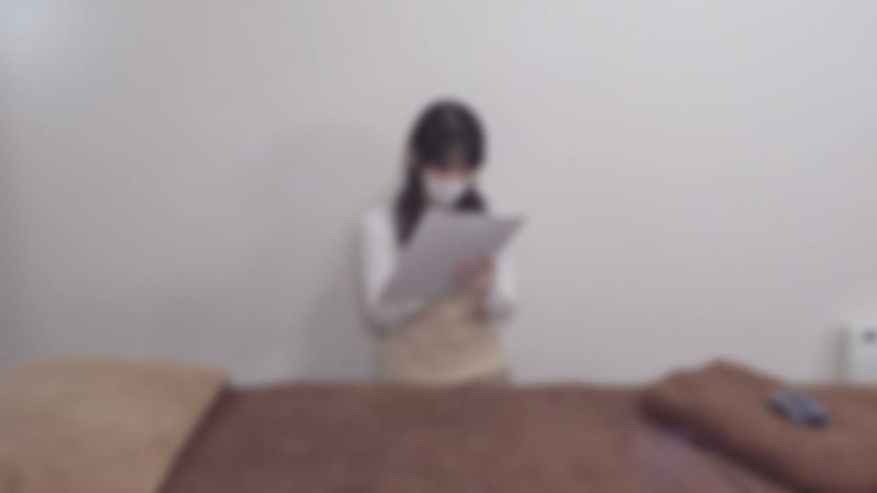 7/6日迄半額【無/ハメ】色白で髪の毛が少しクリっとした感じが魅*的な真面目そうで、素朴な感じの可愛いらしい女性が来店しました。オイルマッサージは、初めてとのことでしたので、じっくり施術していきたいと gallery photo 1