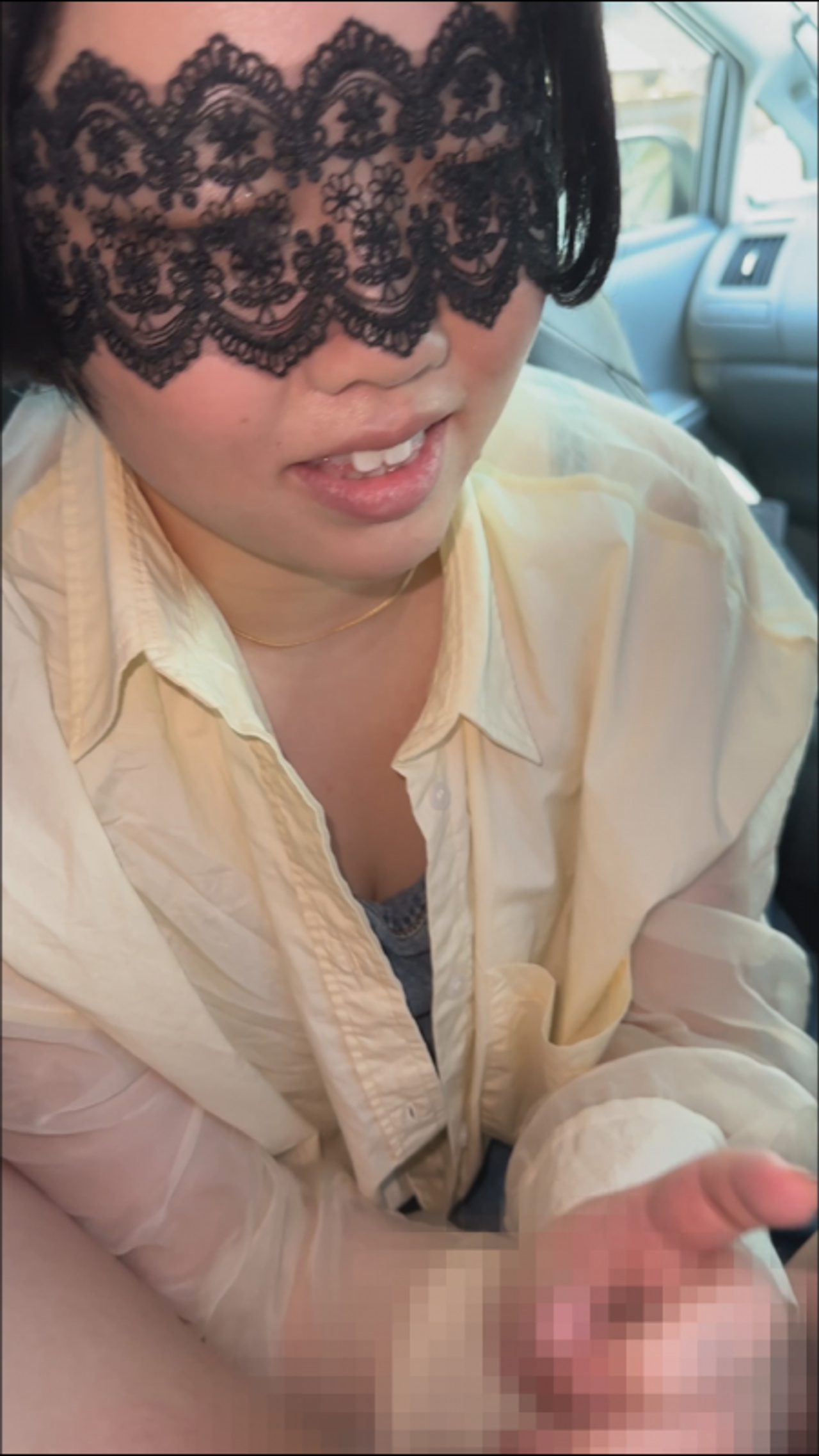 【エロ巨乳×にやつきフェラ】ショートカットの美肌巨乳に遊ばれて口内射精 gallery photo 2