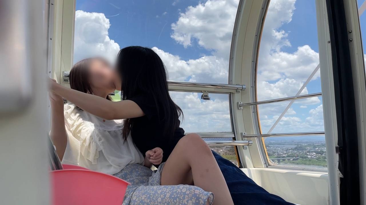 変態レズプレイを野外でしたり、ホテルでもしばりつけて遊んでレズバトル gallery photo 1