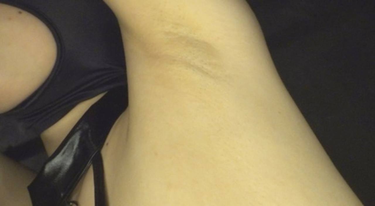 【覆面】SMルームで手枷、足枷をつけられ動けなくされてのおもちゃ攻め gallery photo 4