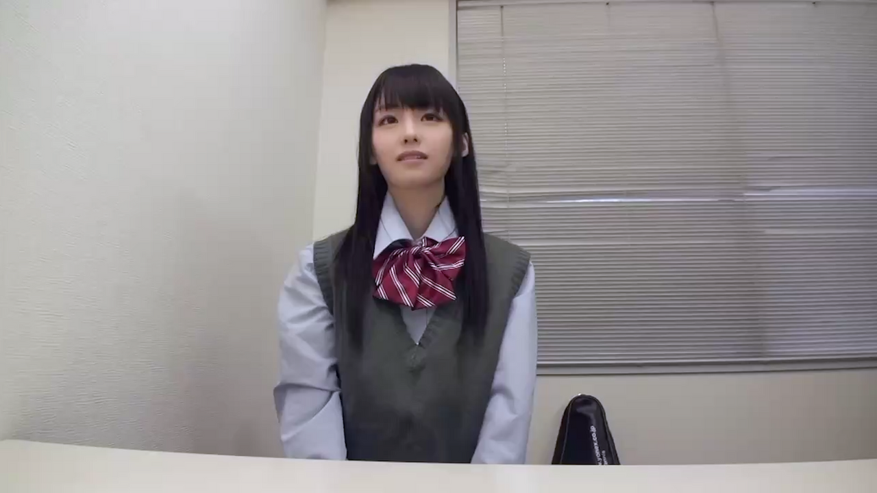 可愛さアイドル級の天然スレンダー美女　ダメ元で交渉してみたら最後まで撮影できた奇跡の完全素人１８歳 gallery photo 1