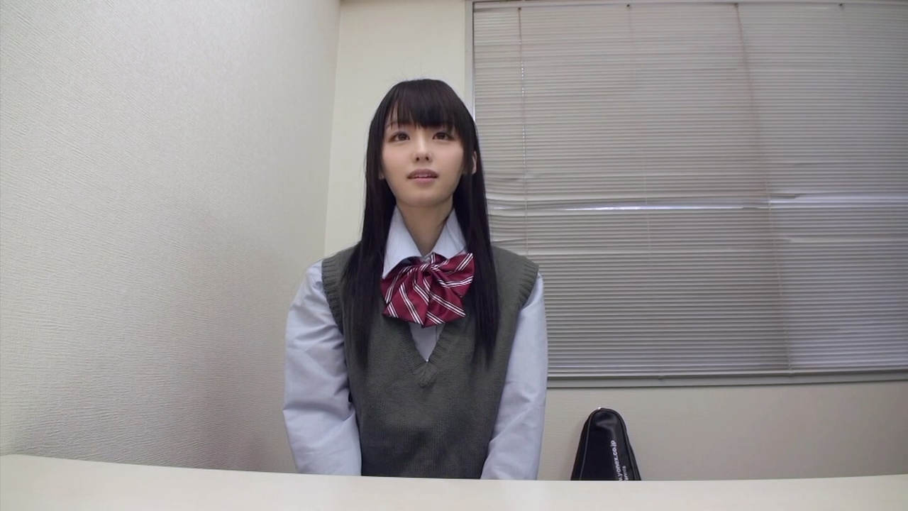 可愛さアイドル級の天然スレンダー美女　ダメ元で交渉してみたら最後まで撮影できた奇跡の完全素人１８歳 gallery photo 2