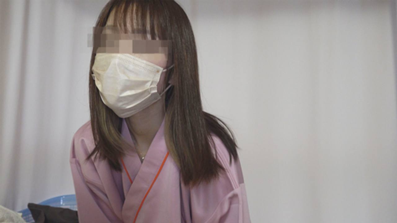 【検診】SSR顔のスレンダー美人。カメ前でのお着替え。 gallery photo 1