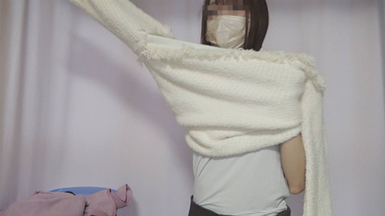 【検診】SSR顔のスレンダー美人。カメ前でのお着替え。 gallery photo 3