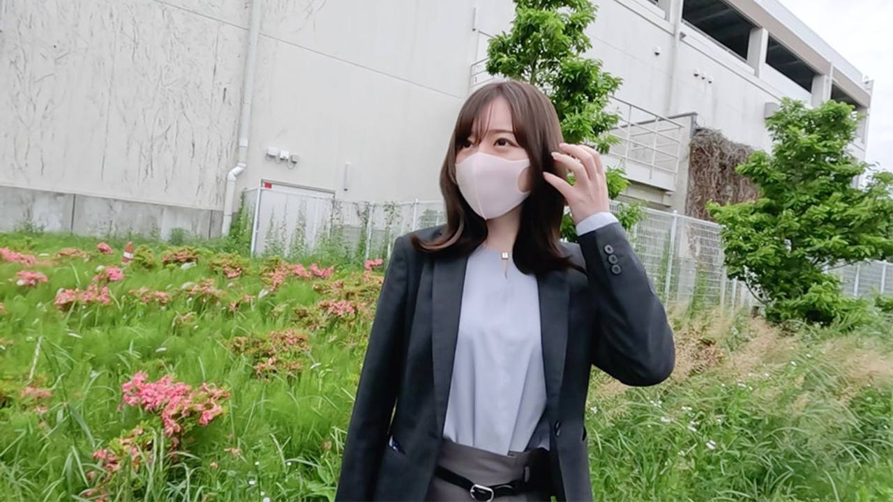 偏差値６５の秀才名門大○４○生は、就職活動中にリクルートスーツでジジイに野外で中出し。中○、高○と生○会副会長の超真面目なこ。完全初撮影！！！彼氏とラブラブNTR野外露出で真っ裸中出し、中出し２回戦、 gallery photo 5