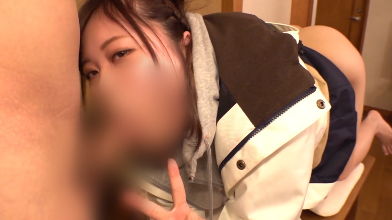 【素人】21歳清楚ルックスのスケベ**大生を雪山ナンパ。触り心地良いぽっちゃりボディをガン突きアヘ顔連発中出しセックス。 gallery photo 2