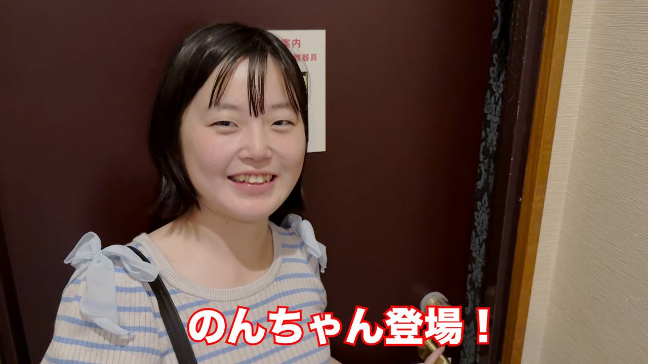 最高に可愛い！！でもいきなり即尺させちゃいます！一週間溜めたザーメンを可愛いお口にぶっ放す！！ gallery photo 1