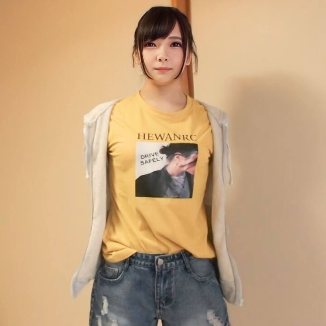 【⚠過激注意⚠】発育の良い18歳シャイなご近所さんを連れ込み性交。 人生初のねっとりクン二に快楽止まらず大絶頂。過激ピストンで性欲に溺れた一部始終。 gallery photo 1