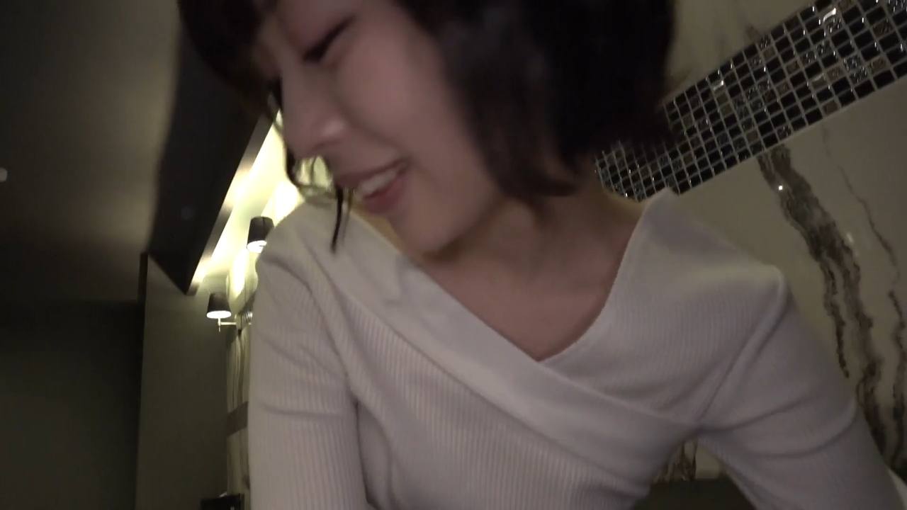 【NTR】ショートカット美人の人妻と秘密のSEX gallery photo 3