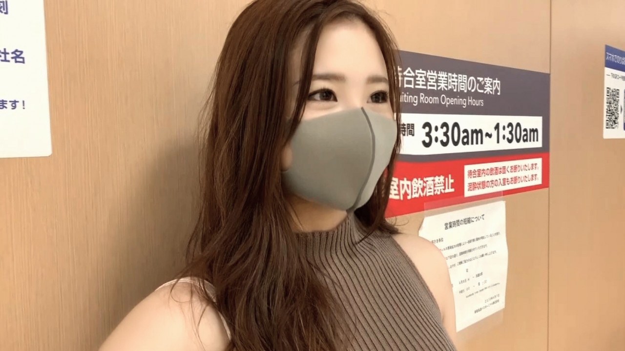 ピアノ歴15年の世田谷育ちのお嬢様(18)　おじさんを虜にする妖艶な彼女の大量射精ハメ撮り gallery photo 1