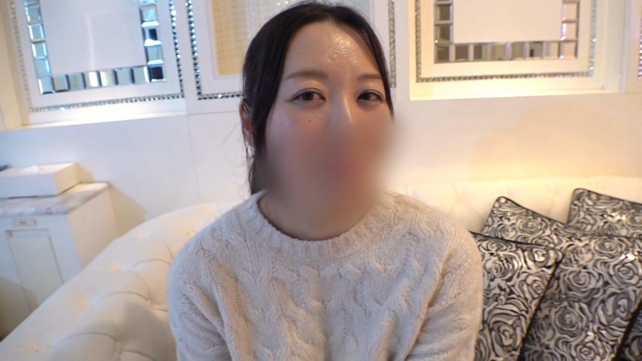 【個撮／人妻】ムチ感ボディの四十路妻。カメラの前で緊張しながらも、熟女ボディを疼かせて発情しちゃってました。 gallery photo 1