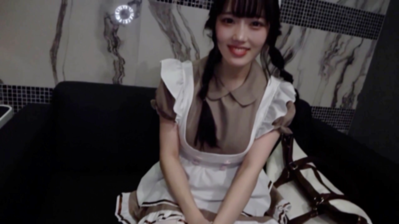 メイド喫茶勤務**大生18歳。アイドルセンター級の可愛さと細身巨乳の体をバイト着着させてガン突きで大量射精。 gallery photo 1