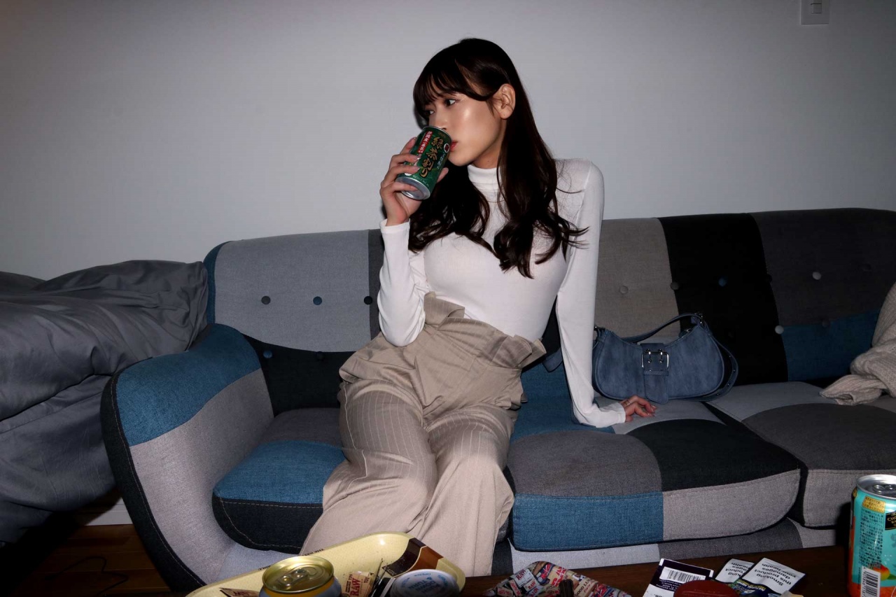 色気しかない美人痩せ巨乳OLと都会の隙間で緑を焚いた夜 gallery photo 2