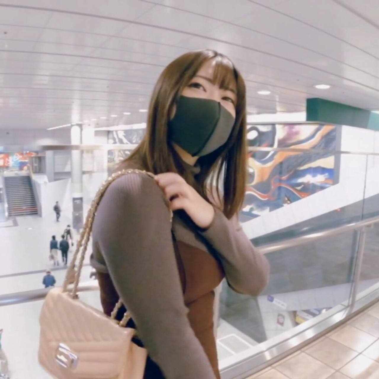 【速報】登録者数１００万越え有名女性配信者。投資詐欺に引っ掛かり配信活動終了のお知らせ。 gallery photo 1