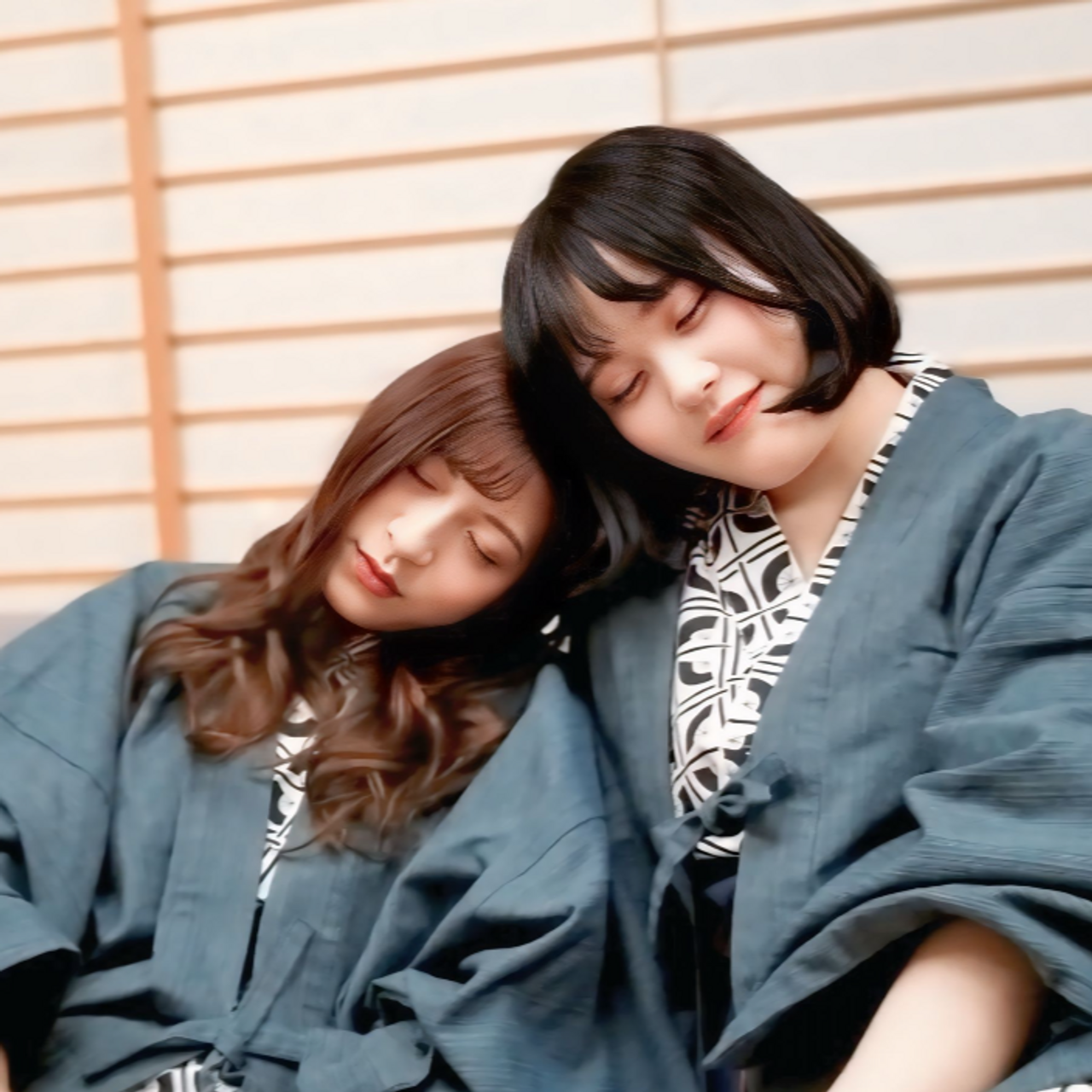 【20歳/個撮】地元FMのラジオアシスタント。声がかわいい同い年の色白美女達とのプライベート秘蔵ハメ撮り映像を今回特別独占公開。初出し※数量限定 gallery photo 1