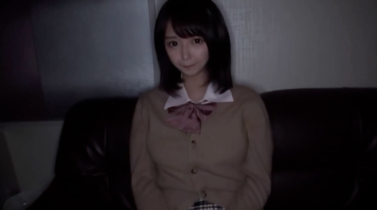 アイドルセンター級の圧倒的顔面偏差値18歳。この顔で細身美爆乳でパイズリ、水溜まりになる程の潮吹きに妊娠覚悟の最奥中出し。 gallery photo 1