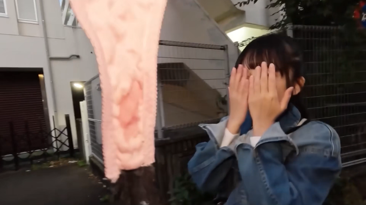 元バスケ部19歳**大生をノーパンで散歩させハメ撮り。初撮りでも容赦なく妊娠確定膣奥中出し。 gallery photo 3