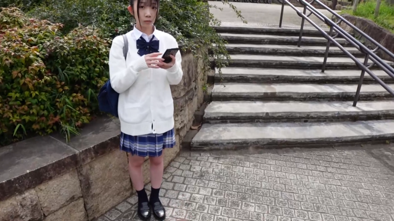 小柄で黒髪清楚♥ななちゃん「こんなハズじゃなかったのに…」なし崩し中出し3Pセックス!! gallery photo 4