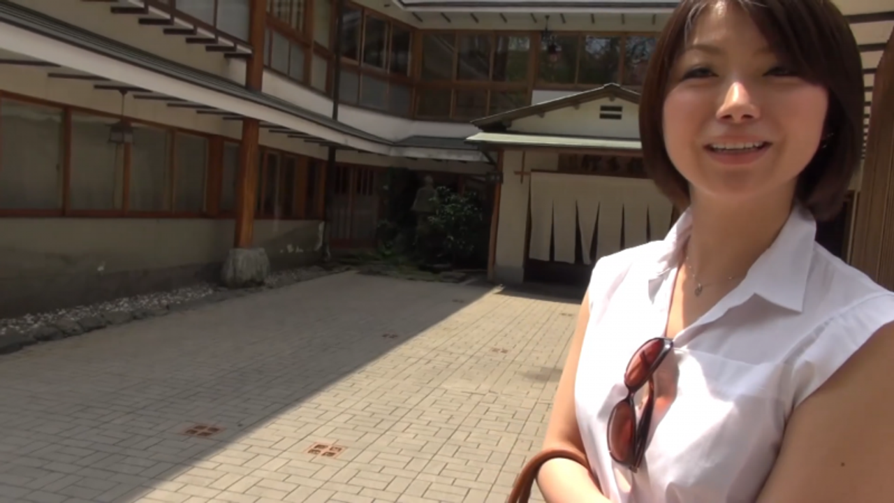 本能むき出し性欲爆発！旅行先ナンパでsex三昧！乱れる姿、旦那には見せられない！　その1 gallery photo 1