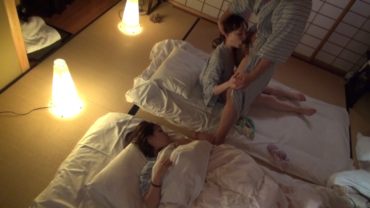 漏れ出る喘ぎ声を必死に堪えながら悶絶・・・声をおさえて激しいsex！エロシチュエーションにあなたも悶絶！　その1 gallery photo 3