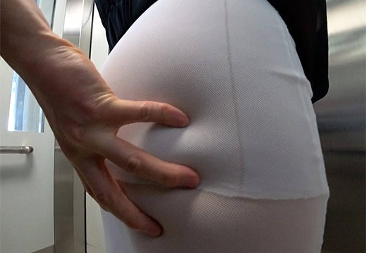 【爆乳Kカップ】爆尻モロ透けの超ド級美女！規格外デカ乳×極薄ワンピで街中ノーブラ挑発──激シコ確定ッ!! gallery photo 10