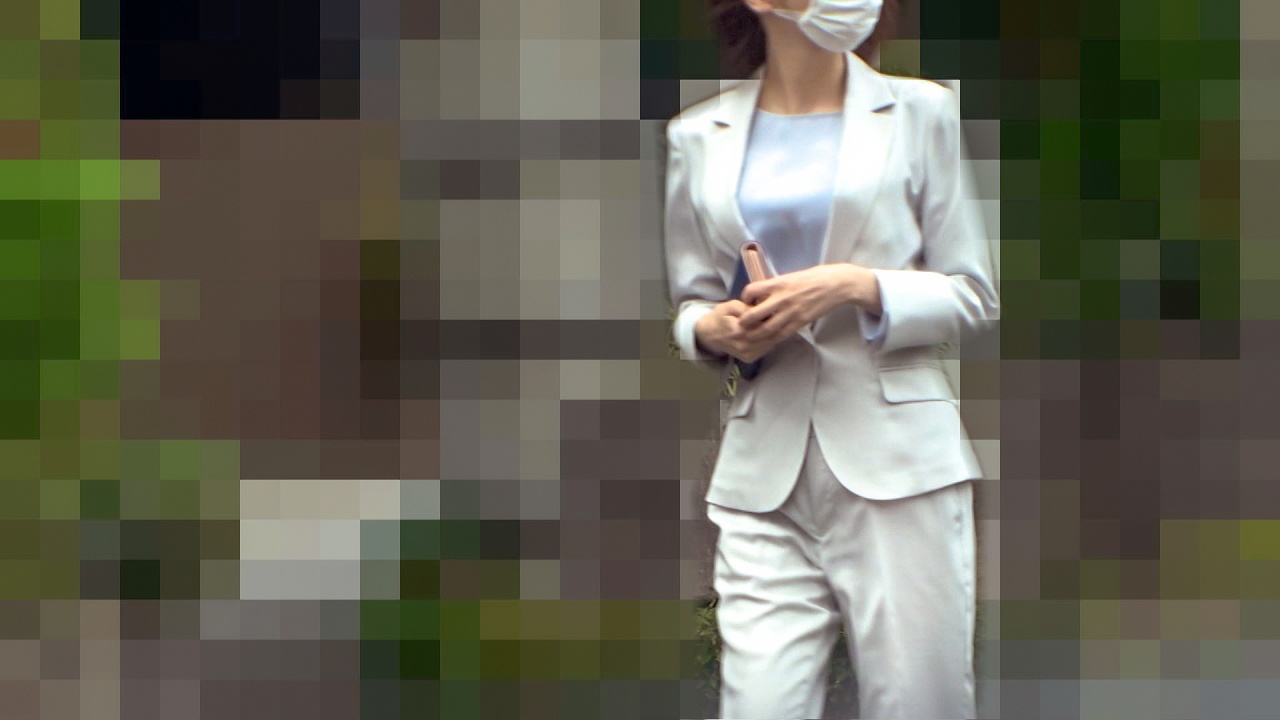 ★期間限定【半額】7/22迄★【OLのお口をオナホ化→顔に男潮w】【コンパで出会ったドM美人】過去にお持ち帰りした、何でも言うことを聞いてくれるドM美人の職場前に待機して、何度もお口をオナホ代わりに！ gallery photo 2