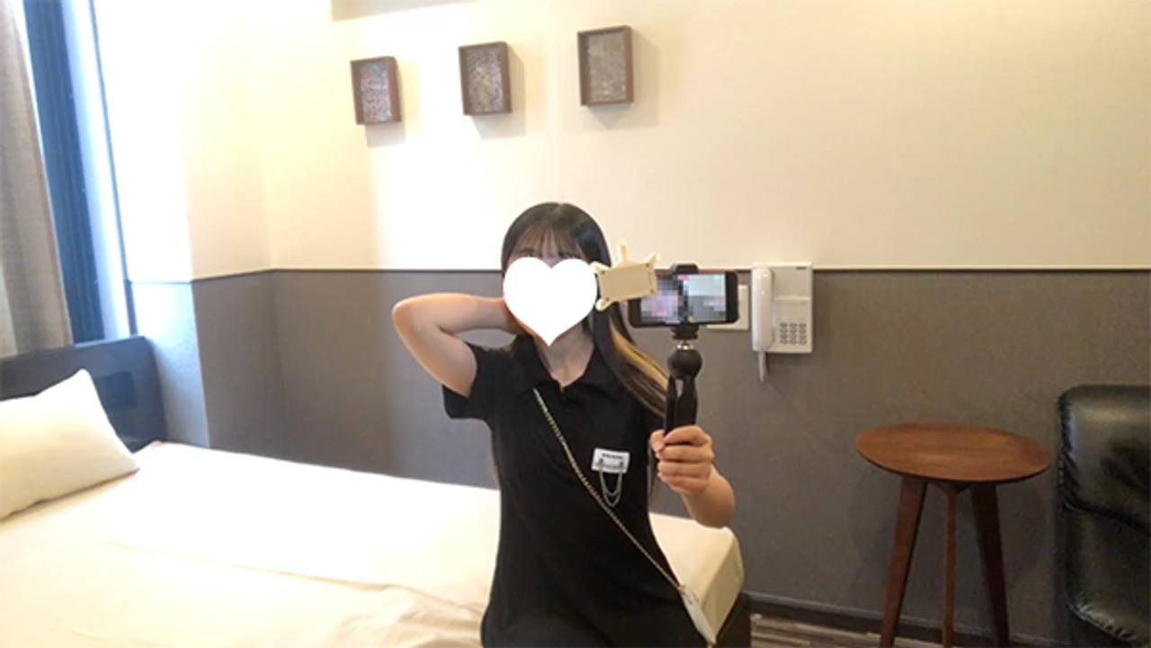 【先着30人限定500円オフ】かんな18歳_1・生・顔射。卒業したばかりのスレンダーなイマドキ専門18歳にリアル制服を持ってこさせてのフルコース！（036） gallery photo 1