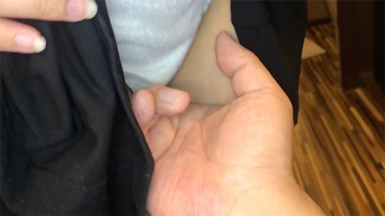 【先着30人限定500円オフ】かんな18歳_1・生・顔射。卒業したばかりのスレンダーなイマドキ専門18歳にリアル制服を持ってこさせてのフルコース！（036） gallery photo 3