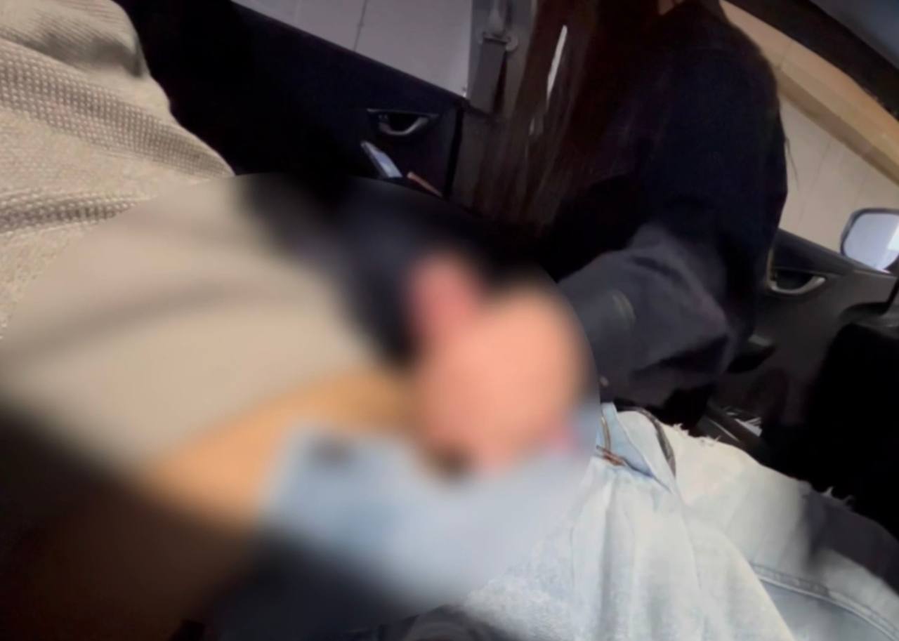 【ハメlog #1】大**カップルのリアルS◯Xハメlog 車内手コキ→汗だくS◯X gallery photo 1