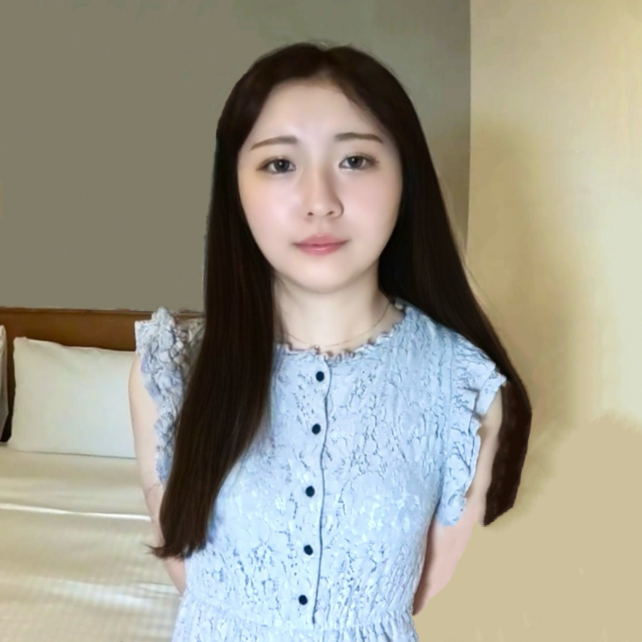 【最新】帰ってきた100年に一度の逸材！私服姿がたまらない！初めての半外半中にチャレンジ！ gallery photo 1
