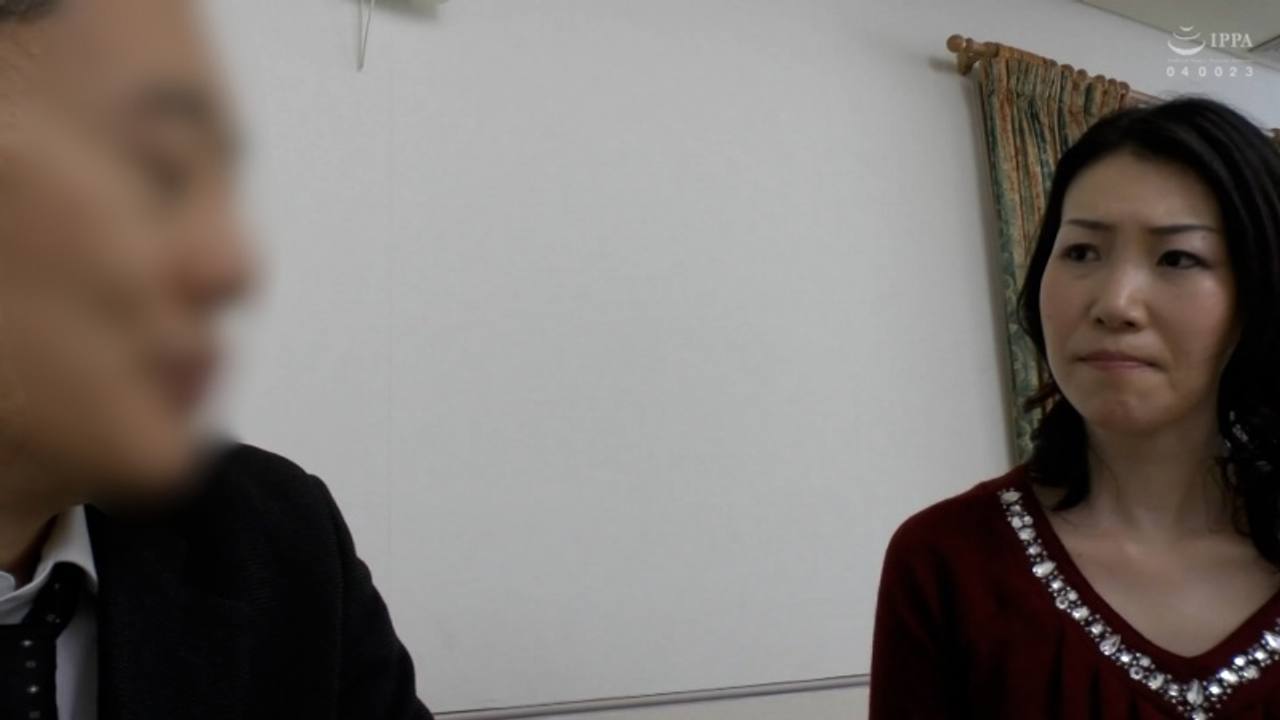 一皮むけば欲求不満を募らせた変態妻に！旦那さんのいない内にはしたない痴態を曝け出してイキまくってます♪⑤ gallery photo 1