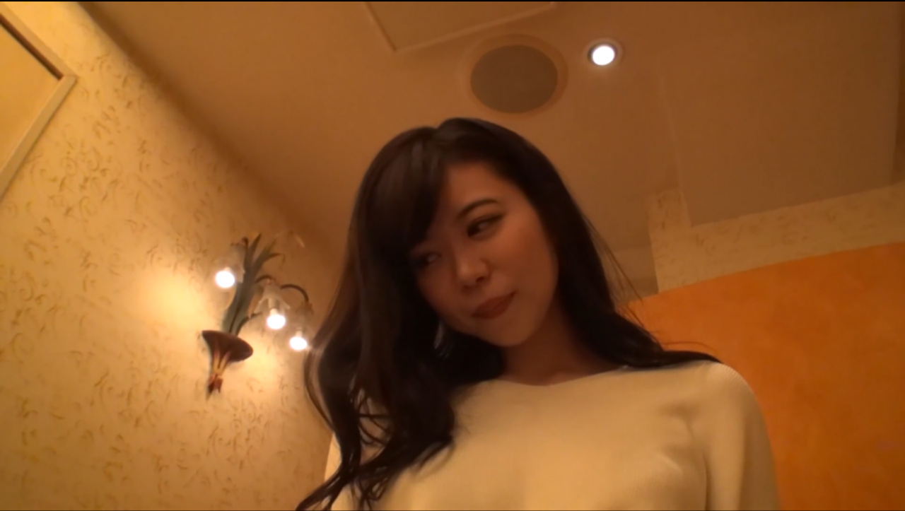【今だけお得なSPｾｰﾙ!】ち◯こにしがみつくほどの淫乱美女がグチョグチョになる動画/無 gallery photo 1