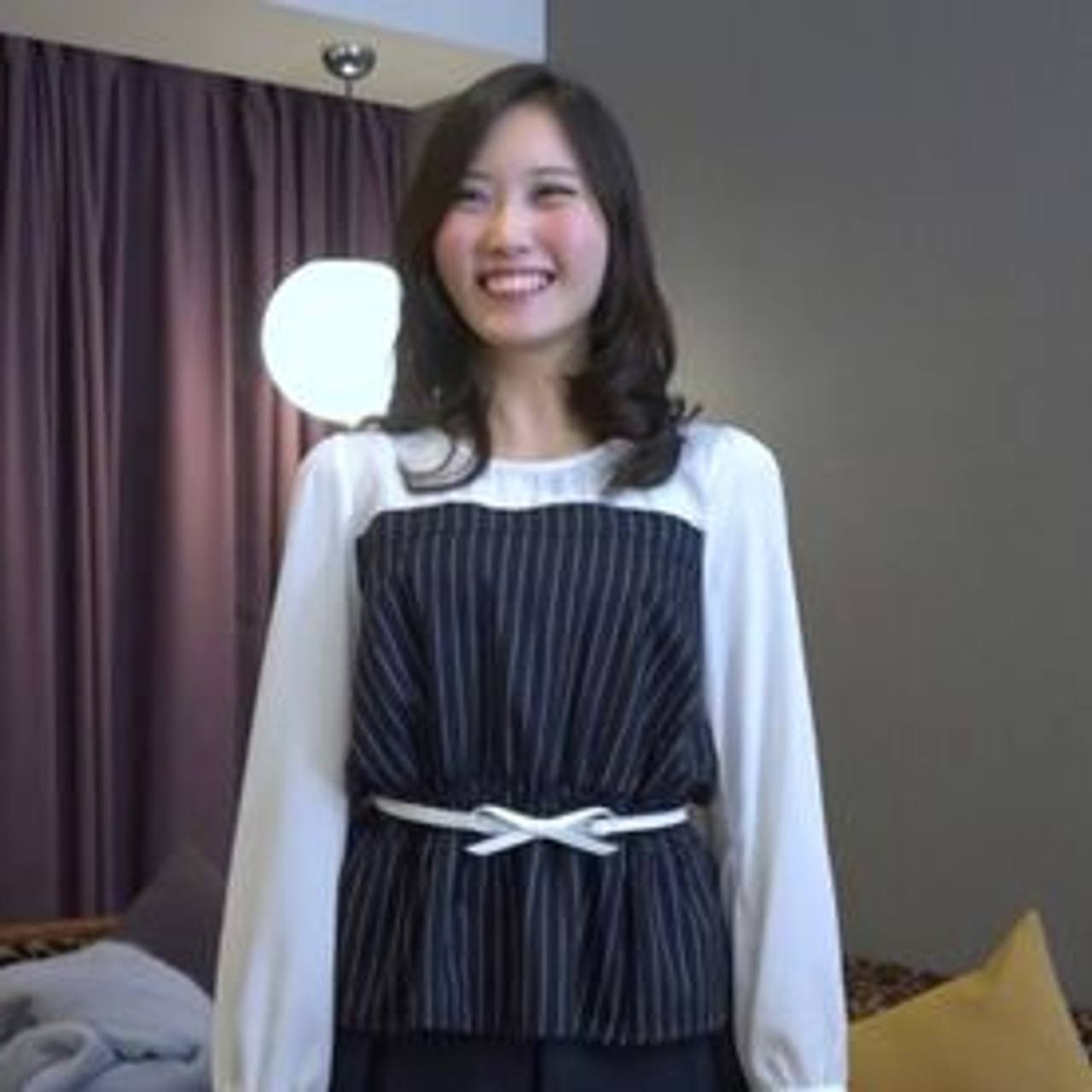 水着モデルのバイトと聞かされて派遣された、スタイル抜群のゆうちゃ◯似のカナちゃん２１歳 gallery photo 1