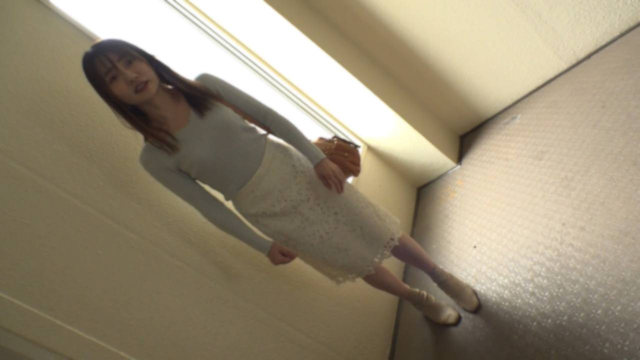 ★2025年末まで大幅割引中★【個撮】抜群の背徳感。モデル級ボディ美人の人妻に中出し撮影。 gallery photo 1