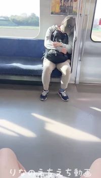 FC2 PPV 4699707 【**大生りなのえちな露出オナ】し○む○で靴を試着しながらパンチラ撮影＆駅のホームでスカートめくってパンチラ後、正面に人がいるのにおもちゃでオナニー、そして足を広げて見せつけちゃいました…