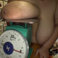 FC2 PPV 3688339 両乳10kg。II型末期の壊死寸前巨女と。　※購入者170分zip有