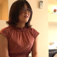 FC2 PPV 4476130 【熟女】豊満ボディの30代熟女おばさん！　激しいピストンでオホ声で大絶頂！