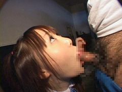 背伸びしたい童顔制服娘が失禁するほどイカされ、下衆な親*のチンポを満足させてしまう！