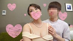 サンプル画像2 - 【実はアイドル経験ありだった！？人妻ｘ大学生２人】若い男が豊満になった淫妻に群がりむっちり肉と穴に腰振る！白目絶頂してイキまくる巨乳妻のママ活ダブルの乱交個人撮影　素人【中出し好き放題】