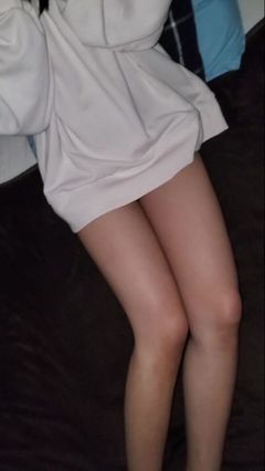 【流出】美脚スレンダーな職場の同期。飲み会の終電後、部屋に連れ込んで生えっち無許可で中出し。