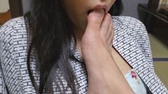 【個人】地味な眼鏡の巨乳妻、旦那と来た旅館で他人棒に二度中出しされる-1