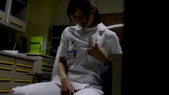 人妻看護師 明日香さん(25歳) オナニーを見られた看護師は患者の病室を訪れて口止め代わりに…