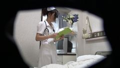 【看護師】スレンダー美女が入院患者の性処理サービス。こっそり本番SEXしまくり。