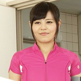 僕の服を貸したら ショップ 服の隙間からおっぱいが見え