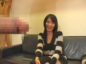 初めて見るセンズリに興奮して***咥えちゃった激カワ素人*！