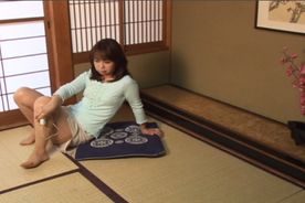 【固定カメラ】人妻オナニー鑑賞。和室でパンティ履いたままオナニー