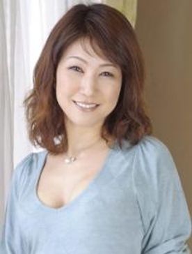 人妻57 国見りさ35歳 期待してパンツがびしょ濡れの美人妻をバック突きのご奉仕
